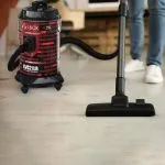 ⁦دبليو بوكس مكنسة 21 لتر 1400 واط اسود - احمر KVC21LR⁩ - الصورة ⁦3⁩